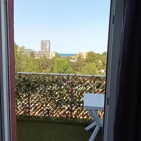 компактен тристаен апартамент