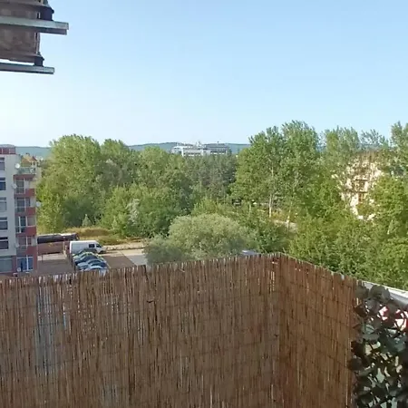 Daire компактен тристаен апартамент