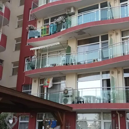 Daire компактен тристаен апартамент